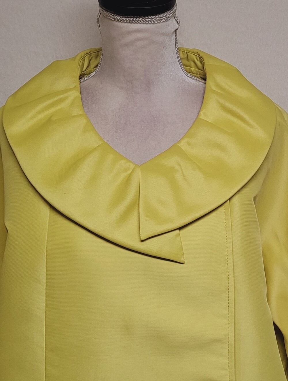 Nine West Yellow Mod Pleated Collar Three-quarter Bell Sleeve Oversized Raincoat - Picture 3 of 12